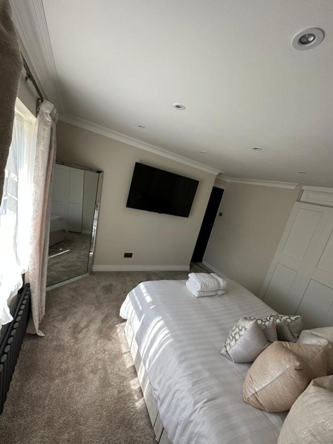 3 Bedroom House Hildenborough Exterior photo